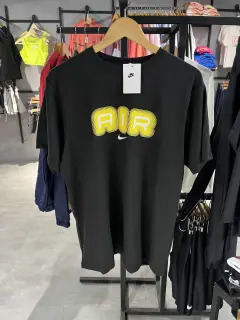 Franela nike air letras amarillas