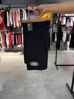 short jordan  logo rojo y blanco