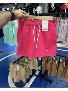 short dama fuscia