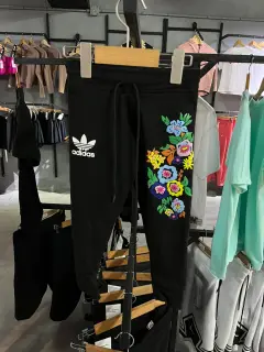 mono flores adidas niña
