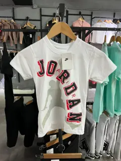 franela jordan semicirculo niño