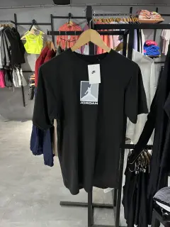 Franela negra jordan brooklyn