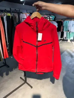 chaqueta tech unicolor roja